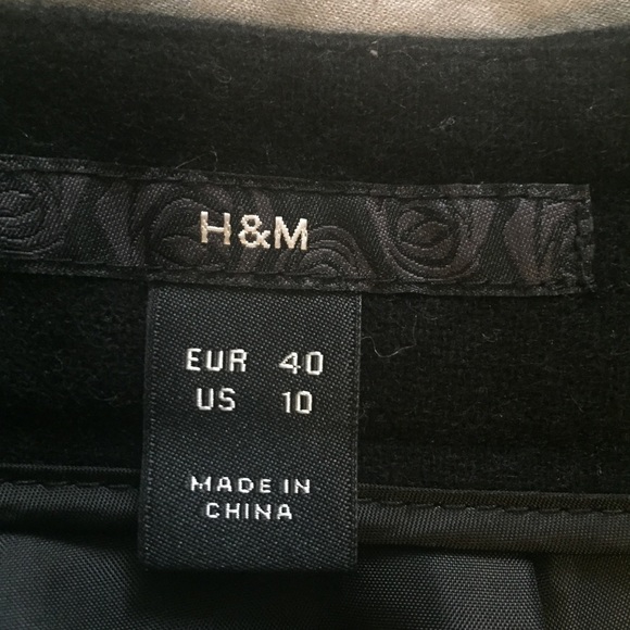 π€ Step Up Your Style Game with Black H&M Size 10 Wool Pants! π€ - Picture 7 of 8
